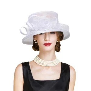 Chapeau de cérémonie vintage avec fleurs