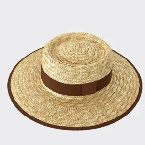 Chapeau en paille à large bord