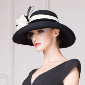 Chapeau de cérémonie moderne